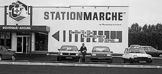 Enseigne Station Marche en 1982